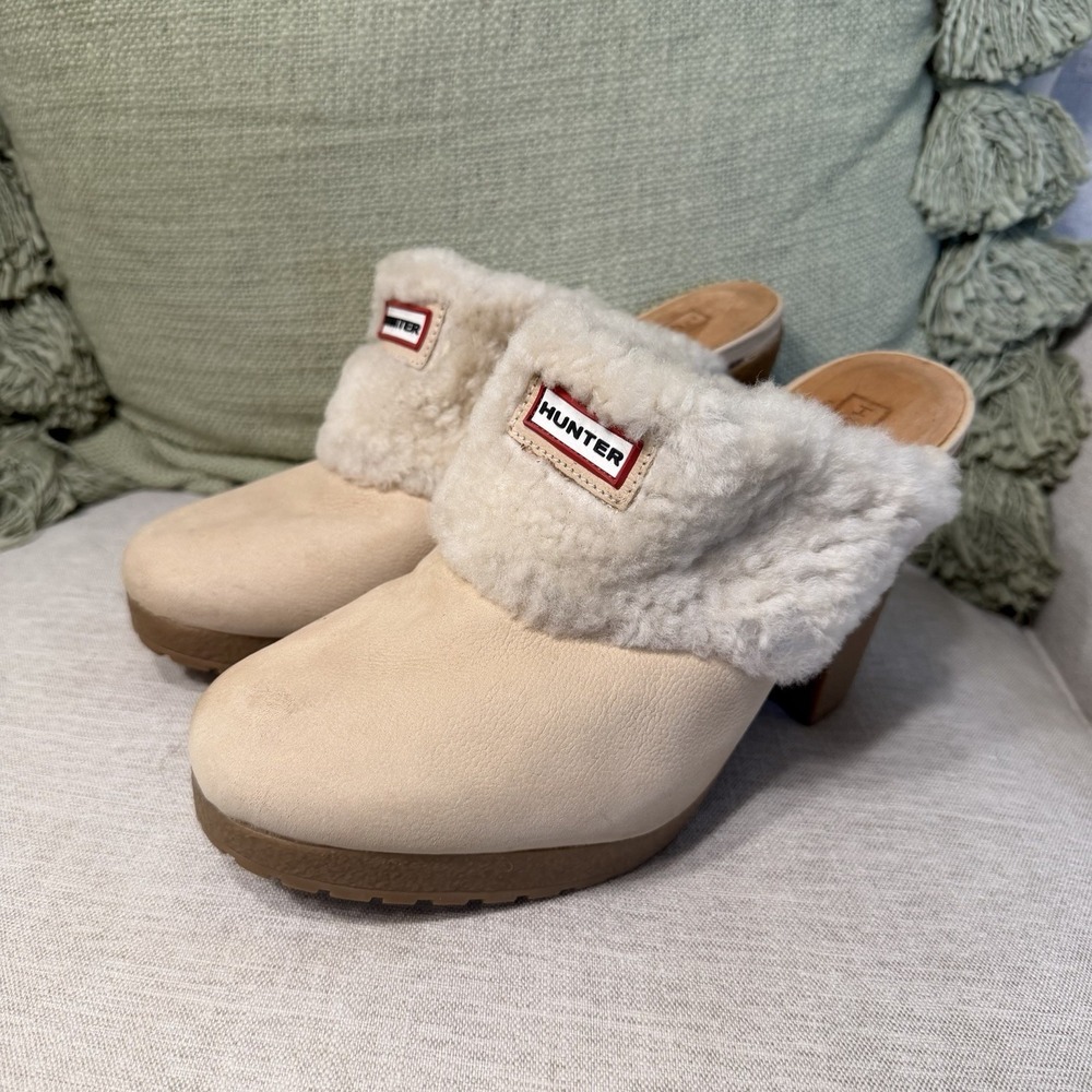 Hunter Bruson Amazonas Cream Suede Sheepskin Lined Heeled Clogs 8.5 Retro Hippie